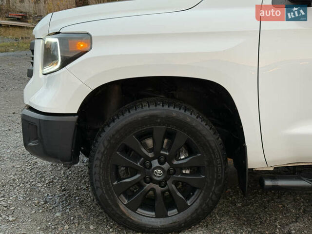 Белый Тойота Тундра, объемом двигателя 4.7 л и пробегом 120 тыс. км за 31500 $, фото 50 на Automoto.ua