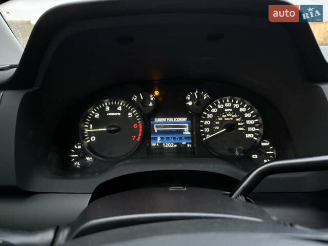 Белый Тойота Тундра, объемом двигателя 4.7 л и пробегом 120 тыс. км за 31500 $, фото 31 на Automoto.ua