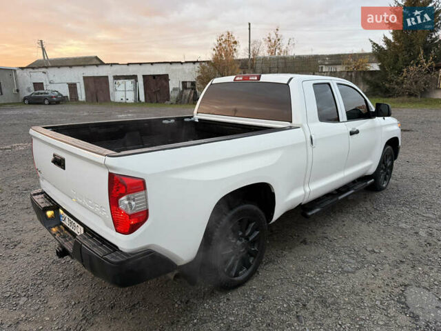 Белый Тойота Тундра, объемом двигателя 4.7 л и пробегом 120 тыс. км за 31500 $, фото 9 на Automoto.ua