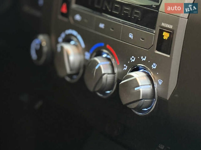 Белый Тойота Тундра, объемом двигателя 4.7 л и пробегом 120 тыс. км за 31500 $, фото 27 на Automoto.ua