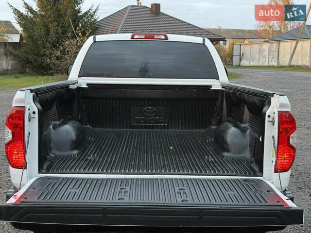 Белый Тойота Тундра, объемом двигателя 4.7 л и пробегом 120 тыс. км за 31500 $, фото 16 на Automoto.ua