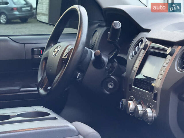 Белый Тойота Тундра, объемом двигателя 4.7 л и пробегом 120 тыс. км за 31500 $, фото 13 на Automoto.ua