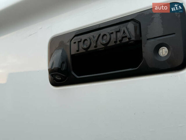 Белый Тойота Тундра, объемом двигателя 4.7 л и пробегом 120 тыс. км за 31500 $, фото 18 на Automoto.ua