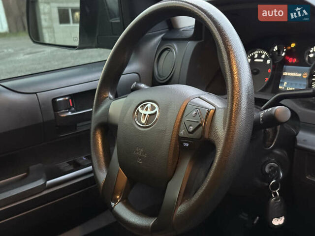 Белый Тойота Тундра, объемом двигателя 4.7 л и пробегом 120 тыс. км за 31500 $, фото 23 на Automoto.ua