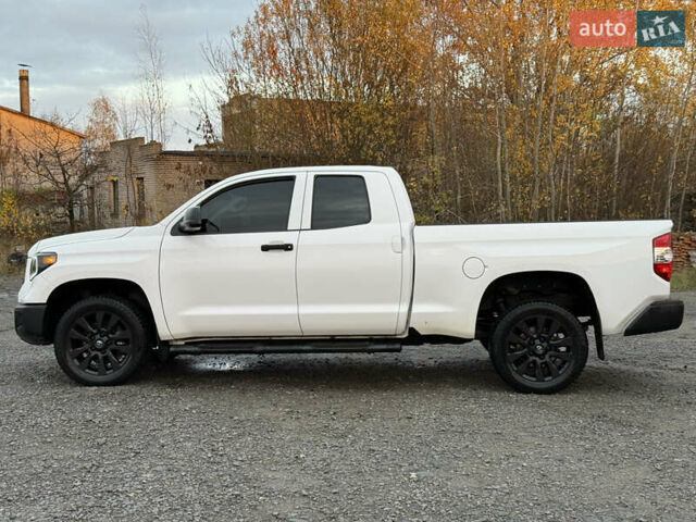 Белый Тойота Тундра, объемом двигателя 4.7 л и пробегом 120 тыс. км за 31500 $, фото 21 на Automoto.ua