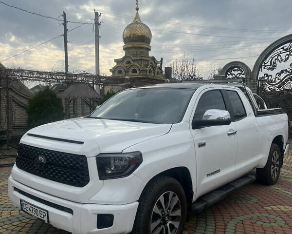 Белый Тойота Тундра, объемом двигателя 5.66 л и пробегом 8 тыс. км за 52000 $, фото 4 на Automoto.ua