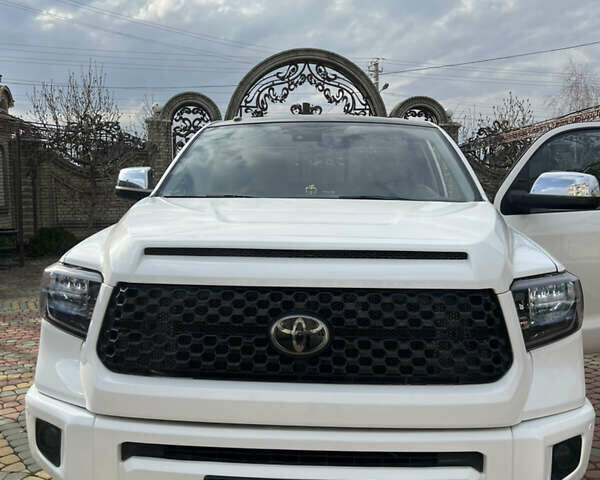 Белый Тойота Тундра, объемом двигателя 5.66 л и пробегом 8 тыс. км за 52000 $, фото 38 на Automoto.ua