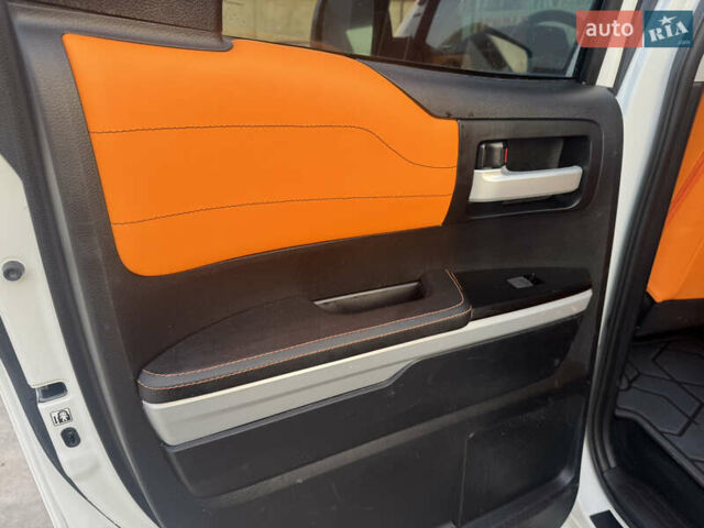 Белый Тойота Тундра, объемом двигателя 5.66 л и пробегом 142 тыс. км за 43700 $, фото 17 на Automoto.ua