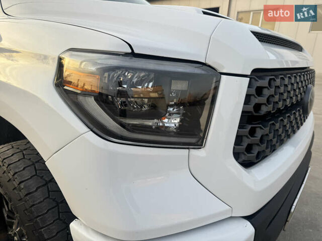 Белый Тойота Тундра, объемом двигателя 5.66 л и пробегом 142 тыс. км за 43700 $, фото 11 на Automoto.ua