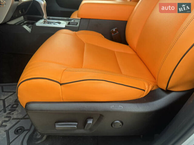 Белый Тойота Тундра, объемом двигателя 5.66 л и пробегом 142 тыс. км за 43700 $, фото 22 на Automoto.ua