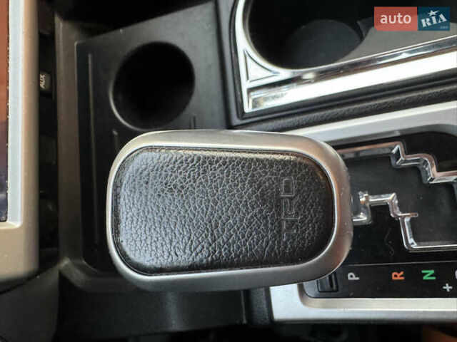 Белый Тойота Тундра, объемом двигателя 5.66 л и пробегом 142 тыс. км за 43700 $, фото 48 на Automoto.ua