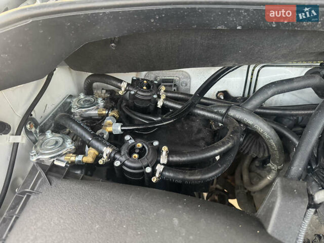 Белый Тойота Тундра, объемом двигателя 5.66 л и пробегом 142 тыс. км за 43700 $, фото 38 на Automoto.ua