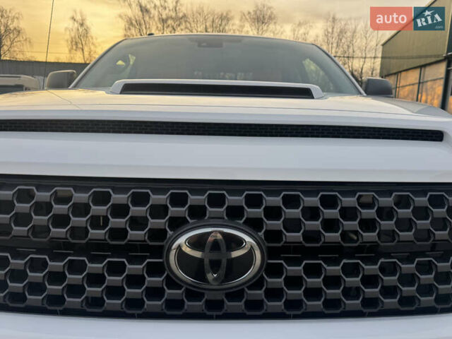 Белый Тойота Тундра, объемом двигателя 5.66 л и пробегом 142 тыс. км за 43700 $, фото 35 на Automoto.ua