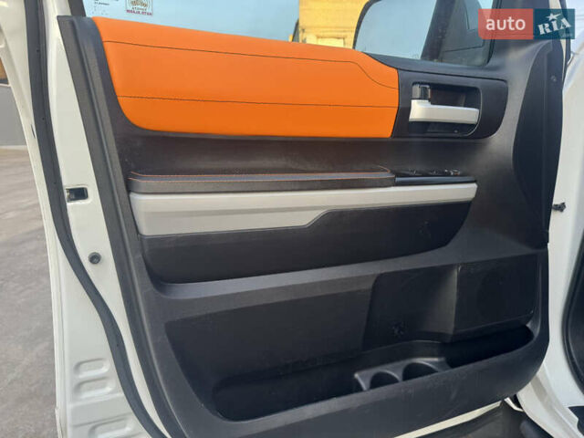 Белый Тойота Тундра, объемом двигателя 5.66 л и пробегом 142 тыс. км за 43700 $, фото 16 на Automoto.ua