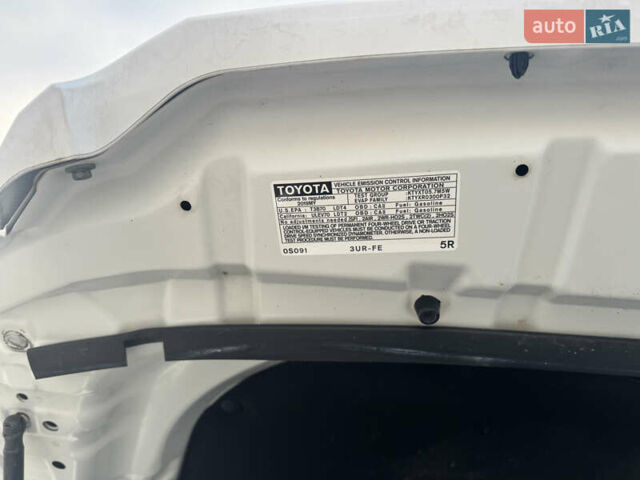 Белый Тойота Тундра, объемом двигателя 5.66 л и пробегом 142 тыс. км за 43700 $, фото 12 на Automoto.ua