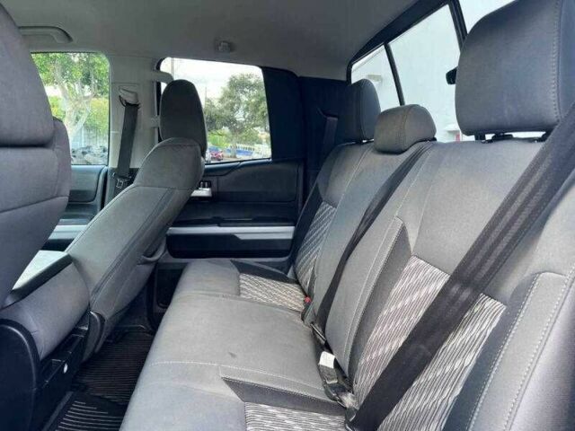 Белый Тойота Тундра, объемом двигателя 5.7 л и пробегом 34 тыс. км за 12600 $, фото 12 на Automoto.ua