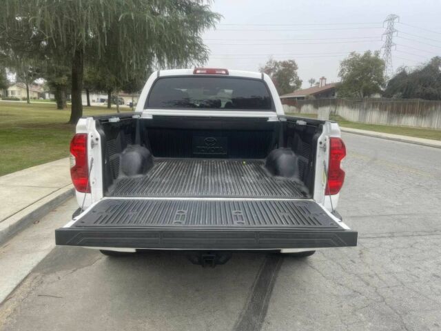 Белый Тойота Тундра, объемом двигателя 5.7 л и пробегом 39 тыс. км за 16500 $, фото 16 на Automoto.ua