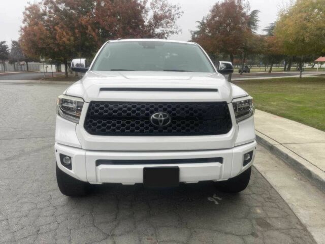 Белый Тойота Тундра, объемом двигателя 5.7 л и пробегом 39 тыс. км за 16500 $, фото 1 на Automoto.ua