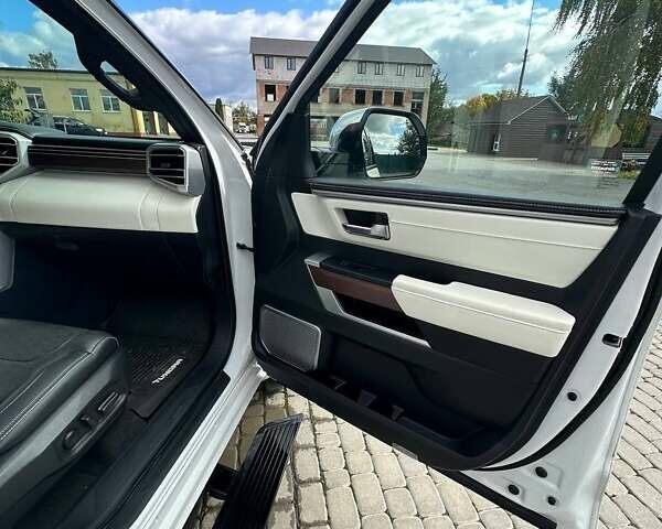 Белый Тойота Тундра, объемом двигателя 3.45 л и пробегом 40 тыс. км за 92500 $, фото 26 на Automoto.ua