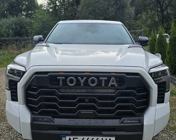 Белый Тойота Тундра, объемом двигателя 3.45 л и пробегом 4 тыс. км за 84848 $, фото 18 на Automoto.ua