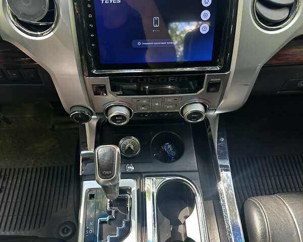 Черный Тойота Тундра, объемом двигателя 5.69 л и пробегом 173 тыс. км за 26000 $, фото 10 на Automoto.ua