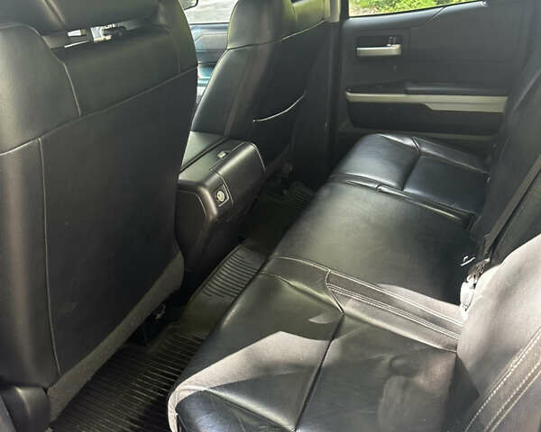 Черный Тойота Тундра, объемом двигателя 5.69 л и пробегом 173 тыс. км за 26000 $, фото 12 на Automoto.ua