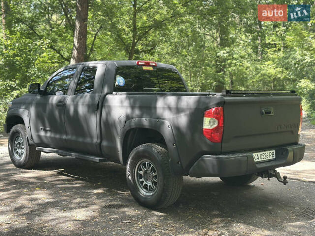 Черный Тойота Тундра, объемом двигателя 5.69 л и пробегом 173 тыс. км за 26000 $, фото 6 на Automoto.ua