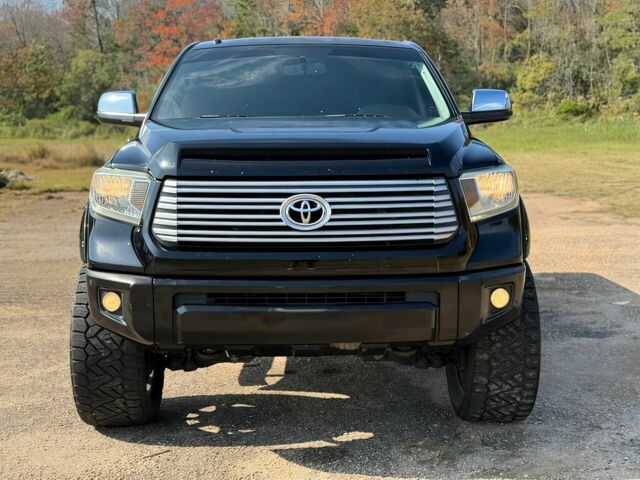 Черный Тойота Тундра, объемом двигателя 5.7 л и пробегом 89 тыс. км за 14900 $, фото 1 на Automoto.ua