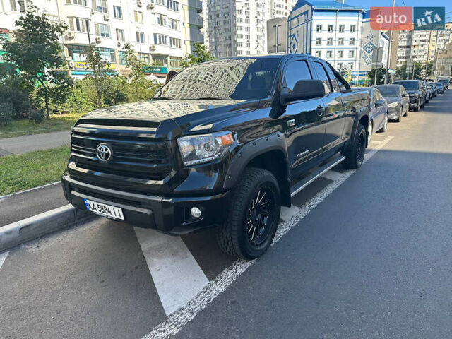 Черный Тойота Тундра, объемом двигателя 5.66 л и пробегом 194 тыс. км за 27500 $, фото 1 на Automoto.ua