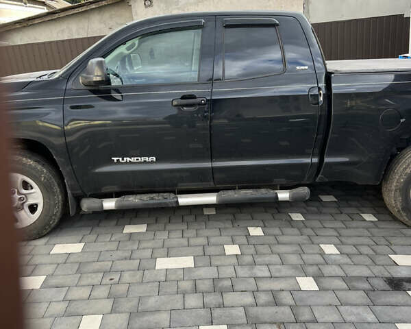 Черный Тойота Тундра, объемом двигателя 4.6 л и пробегом 38 тыс. км за 30000 $, фото 1 на Automoto.ua