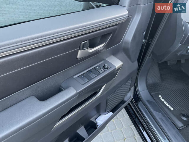 Черный Тойота Тундра, объемом двигателя 3.4 л и пробегом 18 тыс. км за 85000 $, фото 39 на Automoto.ua