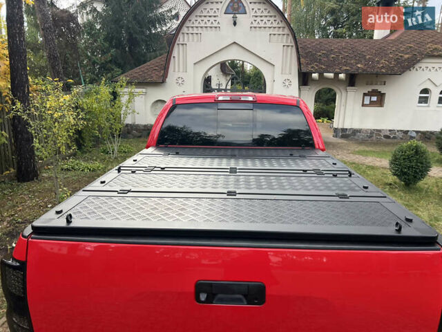 Красный Тойота Тундра, объемом двигателя 5.7 л и пробегом 205 тыс. км за 22900 $, фото 2 на Automoto.ua