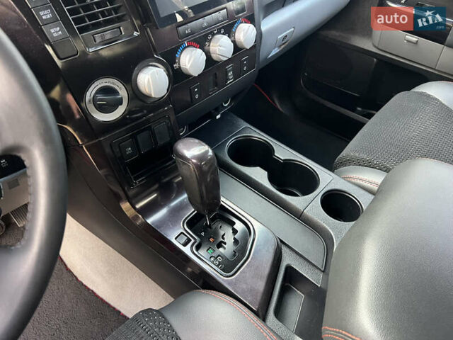 Красный Тойота Тундра, объемом двигателя 5.7 л и пробегом 205 тыс. км за 22900 $, фото 83 на Automoto.ua