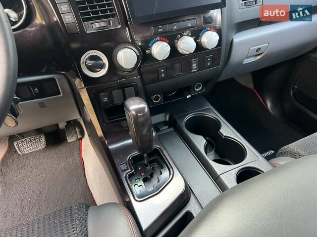 Красный Тойота Тундра, объемом двигателя 5.7 л и пробегом 205 тыс. км за 22900 $, фото 84 на Automoto.ua