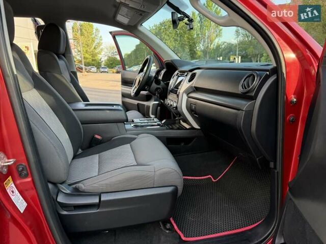 Красный Тойота Тундра, объемом двигателя 5.66 л и пробегом 106 тыс. км за 28800 $, фото 17 на Automoto.ua