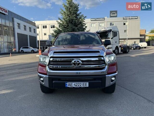 Красный Тойота Тундра, объемом двигателя 5.66 л и пробегом 106 тыс. км за 28800 $, фото 1 на Automoto.ua