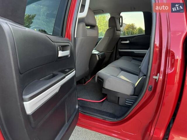 Красный Тойота Тундра, объемом двигателя 5.66 л и пробегом 106 тыс. км за 28800 $, фото 8 на Automoto.ua
