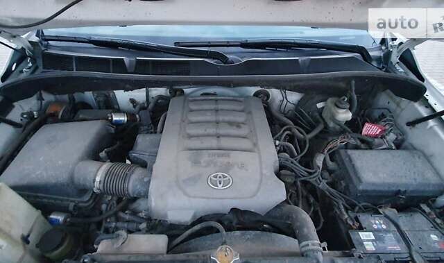 Тойота Тундра, об'ємом двигуна 5.7 л та пробігом 214 тис. км за 16999 $, фото 20 на Automoto.ua