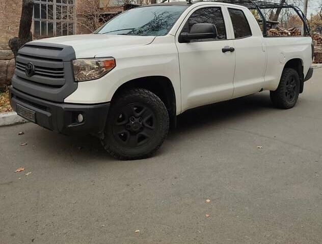 Тойота Тундра, об'ємом двигуна 4.6 л та пробігом 148 тис. км за 15400 $, фото 1 на Automoto.ua