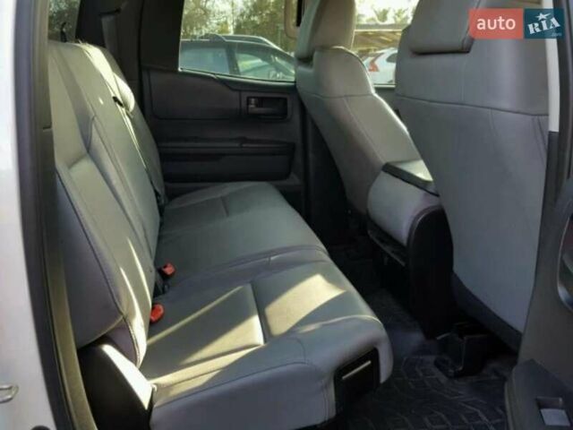 Тойота Тундра, об'ємом двигуна 4.6 л та пробігом 148 тис. км за 15400 $, фото 10 на Automoto.ua