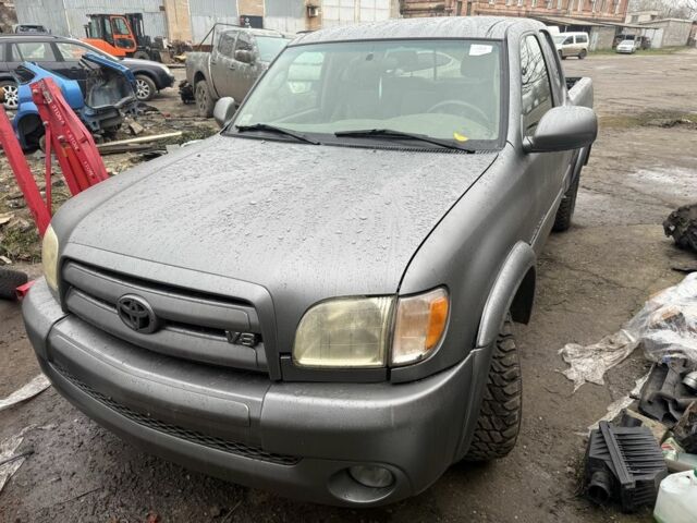 Серый Тойота Тундра, объемом двигателя 4.7 л и пробегом 200 тыс. км за 3200 $, фото 1 на Automoto.ua