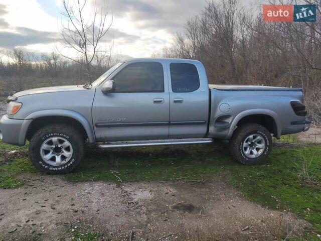 Серый Тойота Тундра, объемом двигателя 4.7 л и пробегом 300 тыс. км за 10300 $, фото 2 на Automoto.ua