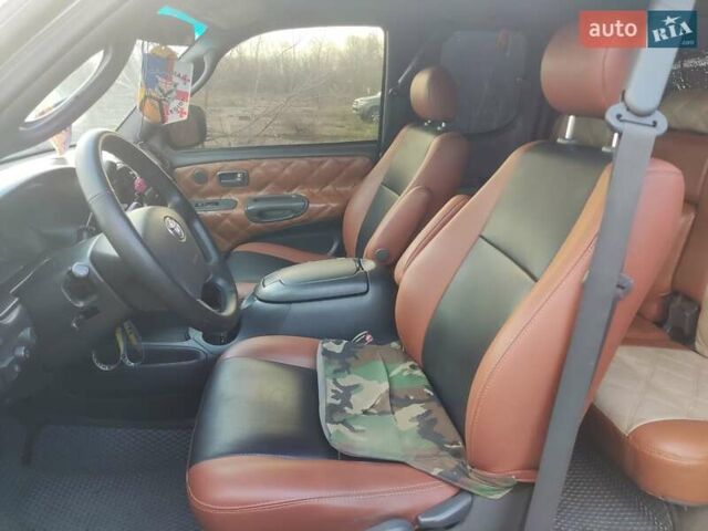 Серый Тойота Тундра, объемом двигателя 4.7 л и пробегом 300 тыс. км за 10300 $, фото 5 на Automoto.ua