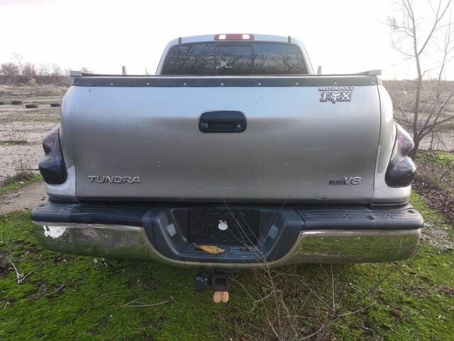 Серый Тойота Тундра, объемом двигателя 4.7 л и пробегом 307 тыс. км за 10300 $, фото 5 на Automoto.ua