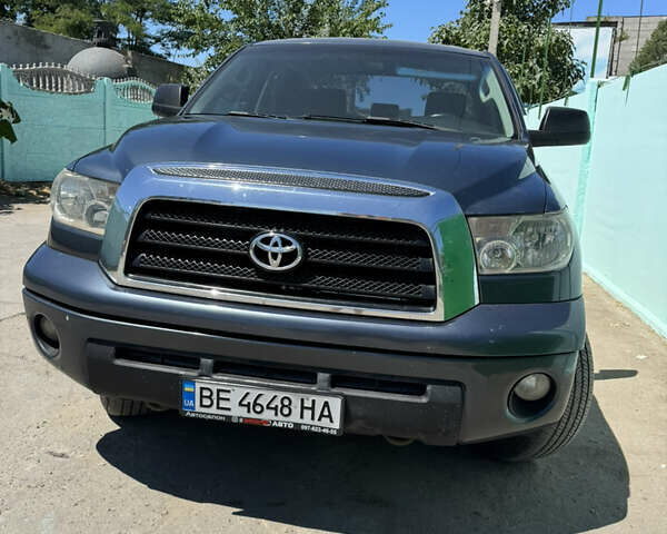 Сірий Тойота Тундра, об'ємом двигуна 4.66 л та пробігом 321 тис. км за 19999 $, фото 2 на Automoto.ua