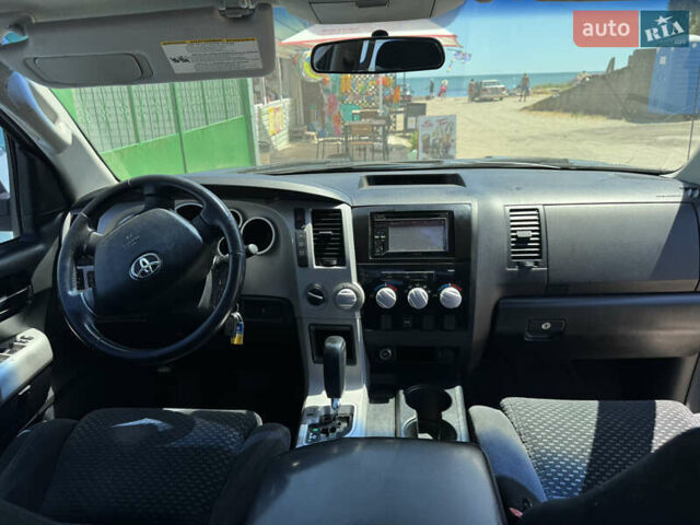 Серый Тойота Тундра, объемом двигателя 4.66 л и пробегом 321 тыс. км за 19900 $, фото 9 на Automoto.ua