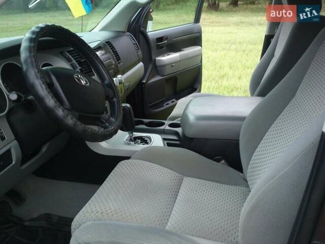 Серый Тойота Тундра, объемом двигателя 5.7 л и пробегом 120 тыс. км за 19875 $, фото 7 на Automoto.ua