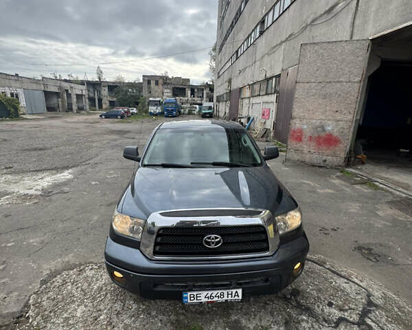 Серый Тойота Тундра, объемом двигателя 4.66 л и пробегом 321 тыс. км за 19900 $, фото 3 на Automoto.ua