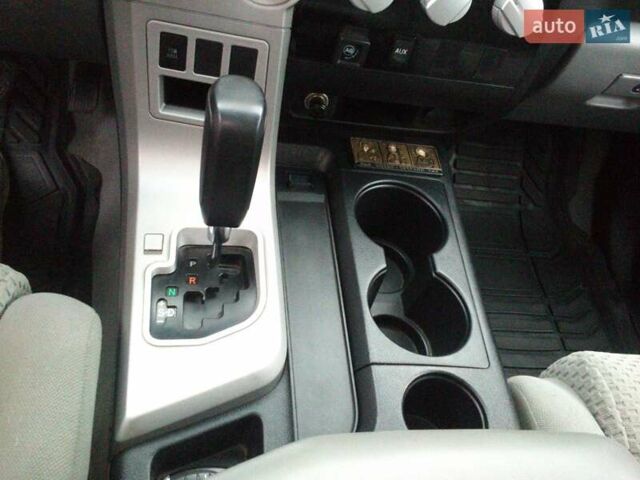 Серый Тойота Тундра, объемом двигателя 5.7 л и пробегом 120 тыс. км за 19875 $, фото 11 на Automoto.ua