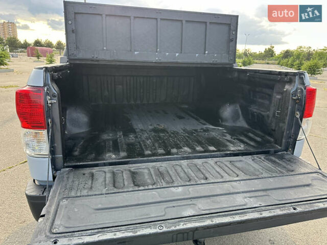 Серый Тойота Тундра, объемом двигателя 4.61 л и пробегом 155 тыс. км за 17900 $, фото 8 на Automoto.ua